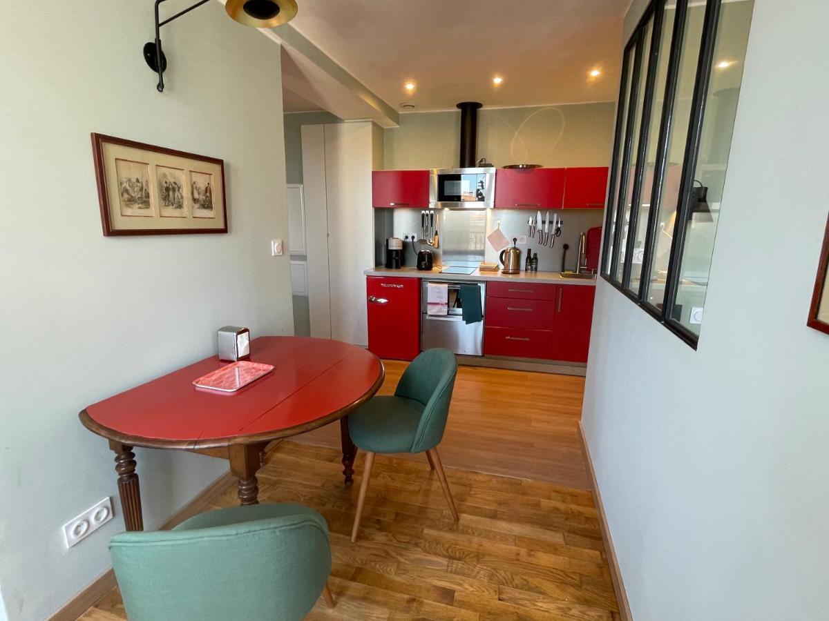 Appartement Mignon Calme Douillet Ascenseur Clim Etage Eleve Proche Parking Et Toutes Commodites Au Coeur Du Toulon Historique Exteriör bild