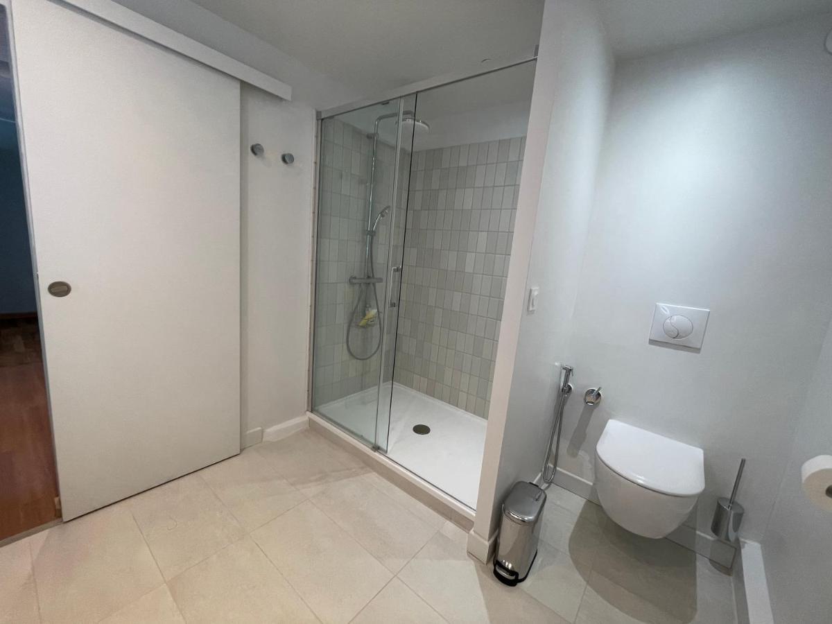 Appartement Mignon Calme Douillet Ascenseur Clim Etage Eleve Proche Parking Et Toutes Commodites Au Coeur Du Toulon Historique Exteriör bild