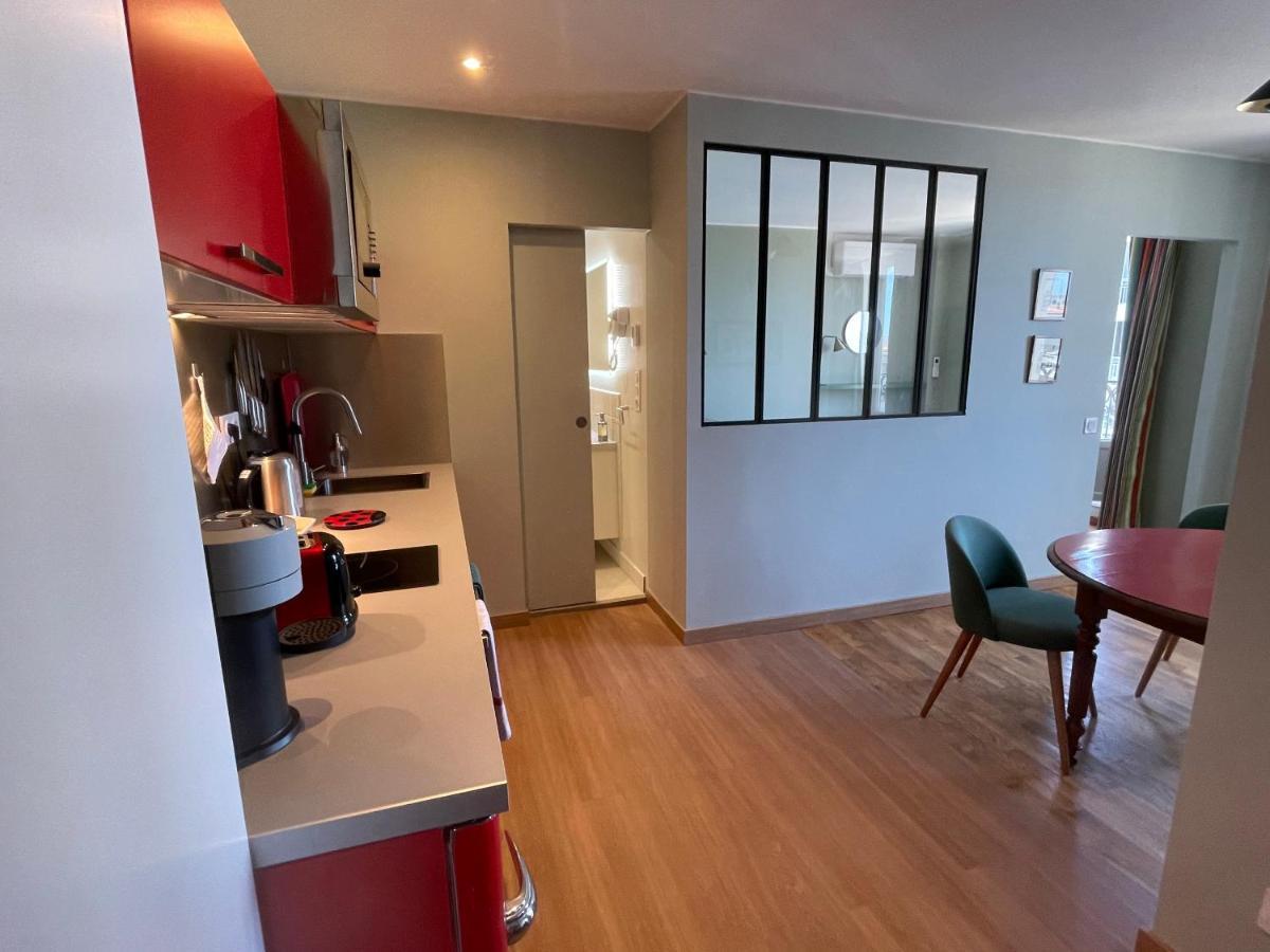 Appartement Mignon Calme Douillet Ascenseur Clim Etage Eleve Proche Parking Et Toutes Commodites Au Coeur Du Toulon Historique Exteriör bild