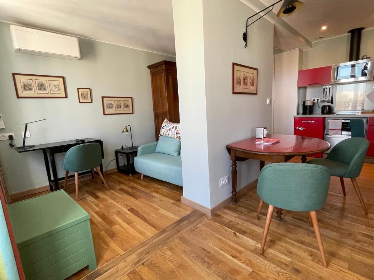Appartement Mignon Calme Douillet Ascenseur Clim Etage Eleve Proche Parking Et Toutes Commodites Au Coeur Du Toulon Historique Exteriör bild