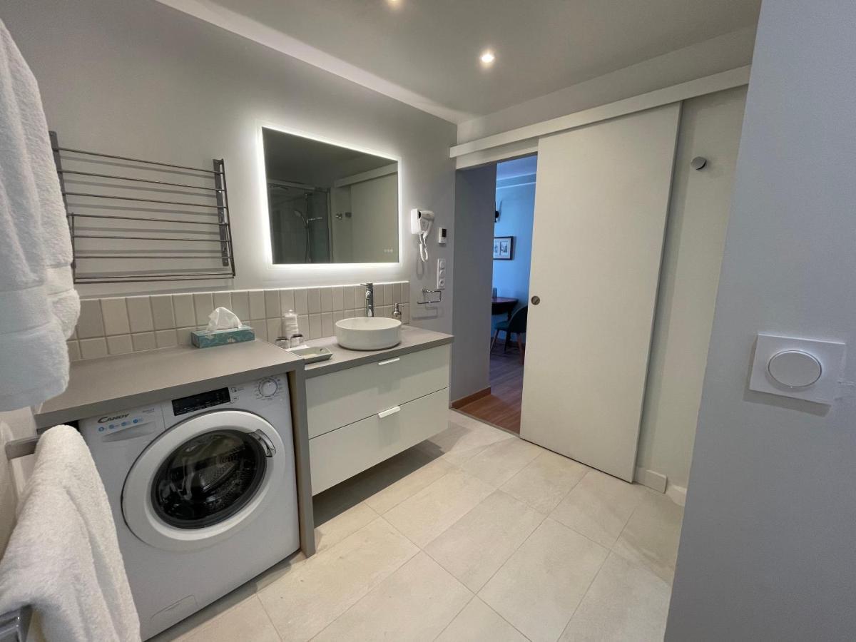 Appartement Mignon Calme Douillet Ascenseur Clim Etage Eleve Proche Parking Et Toutes Commodites Au Coeur Du Toulon Historique Exteriör bild