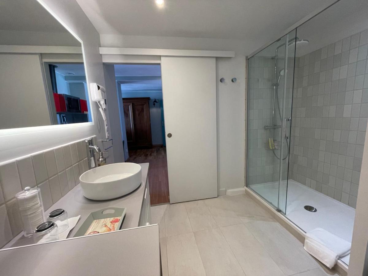 Appartement Mignon Calme Douillet Ascenseur Clim Etage Eleve Proche Parking Et Toutes Commodites Au Coeur Du Toulon Historique Exteriör bild
