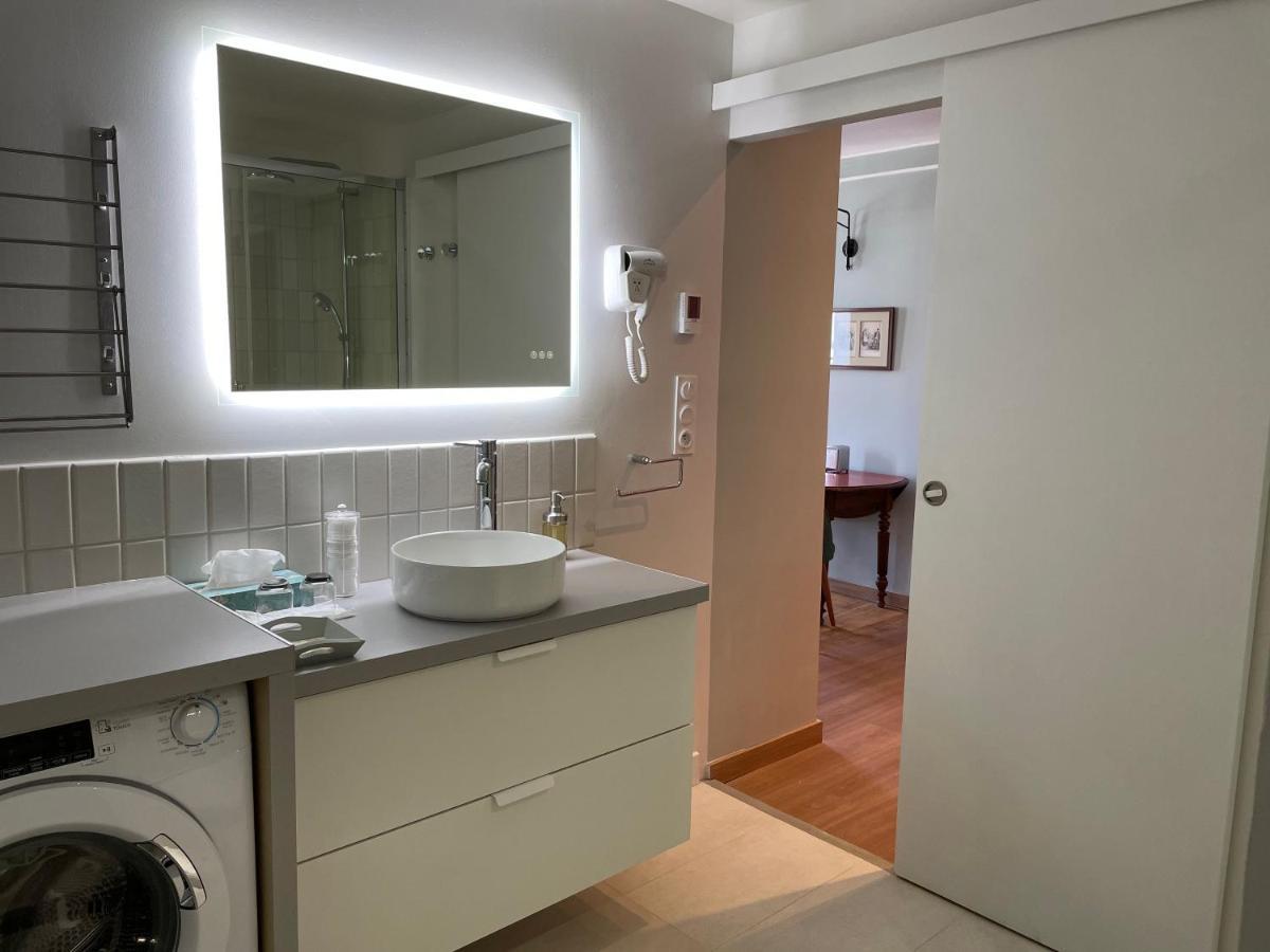 Appartement Mignon Calme Douillet Ascenseur Clim Etage Eleve Proche Parking Et Toutes Commodites Au Coeur Du Toulon Historique Exteriör bild