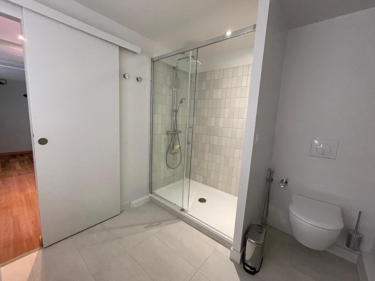 Appartement Mignon Calme Douillet Ascenseur Clim Etage Eleve Proche Parking Et Toutes Commodites Au Coeur Du Toulon Historique Exteriör bild