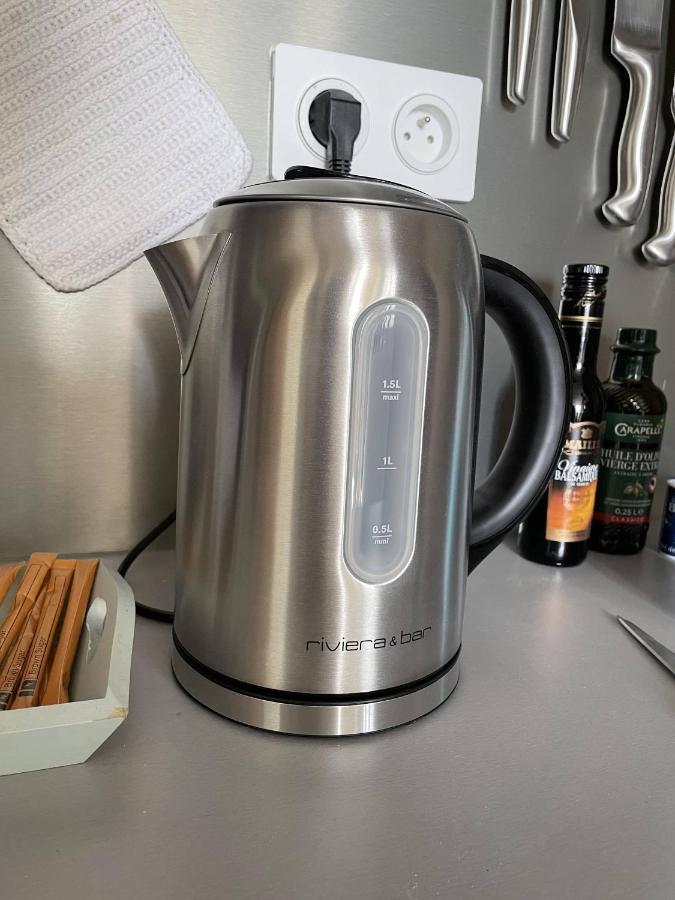 Appartement Mignon Calme Douillet Ascenseur Clim Etage Eleve Proche Parking Et Toutes Commodites Au Coeur Du Toulon Historique Exteriör bild