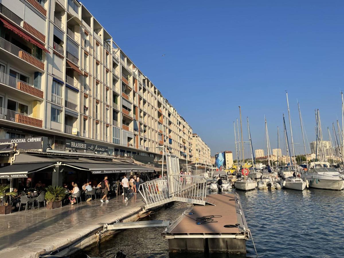 Appartement Mignon Calme Douillet Ascenseur Clim Etage Eleve Proche Parking Et Toutes Commodites Au Coeur Du Toulon Historique Exteriör bild