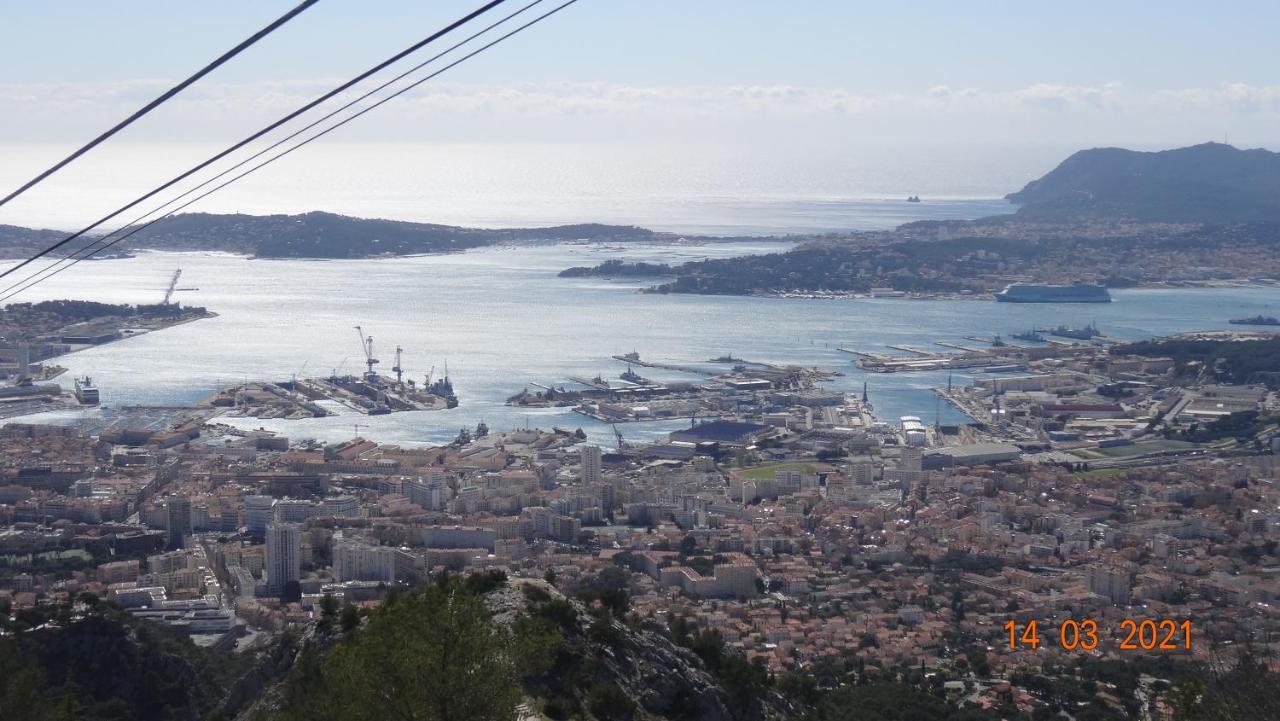 Appartement Mignon Calme Douillet Ascenseur Clim Etage Eleve Proche Parking Et Toutes Commodites Au Coeur Du Toulon Historique Exteriör bild