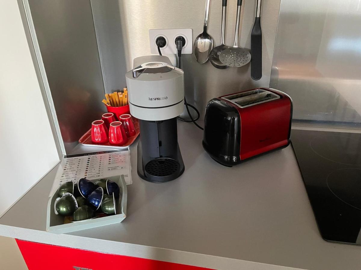 Appartement Mignon Calme Douillet Ascenseur Clim Etage Eleve Proche Parking Et Toutes Commodites Au Coeur Du Toulon Historique Exteriör bild