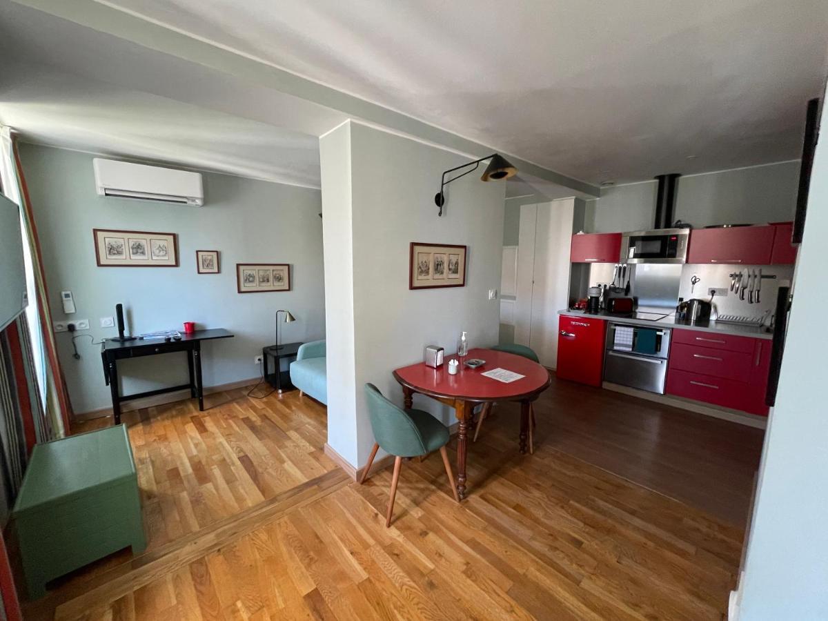 Appartement Mignon Calme Douillet Ascenseur Clim Etage Eleve Proche Parking Et Toutes Commodites Au Coeur Du Toulon Historique Exteriör bild
